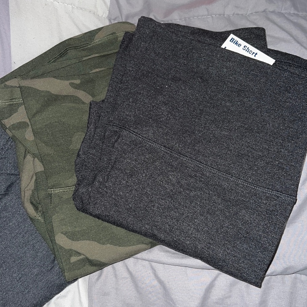 2 Large Go-Dry Shorts & 1 XL Dark grey Leggings